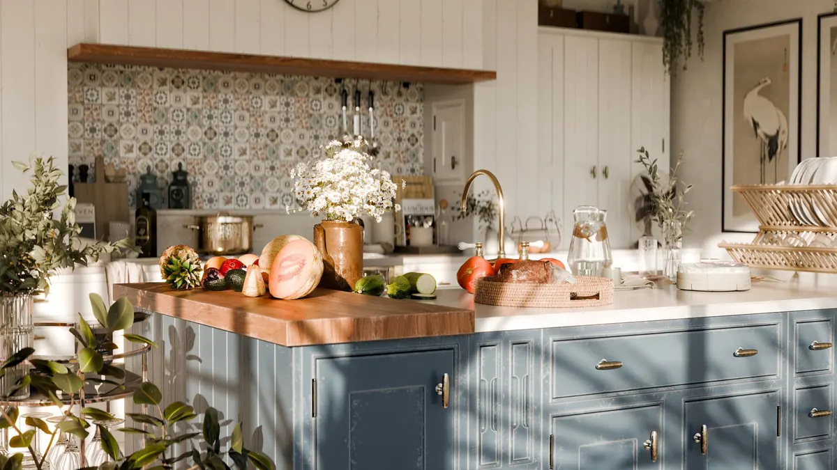 Beginner’s Guide to Building an Outdoor Kitchen in the UK: Costs, Materials and Layouts